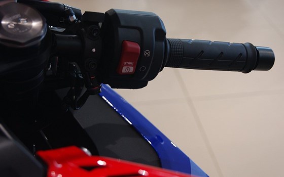 Neufahrzeug Honda CBR1000RR-R Fireblade - Bild 10