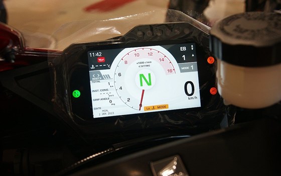 Neufahrzeug Honda CBR1000RR-R Fireblade - Bild 11 Neufahrzeug Honda CBR1000RR-R Fireblade - Bild 11