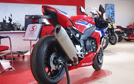Neufahrzeug Honda CBR1000RR-R Fireblade - Bild 6 Neufahrzeug Honda CBR1000RR-R Fireblade - Bild 6