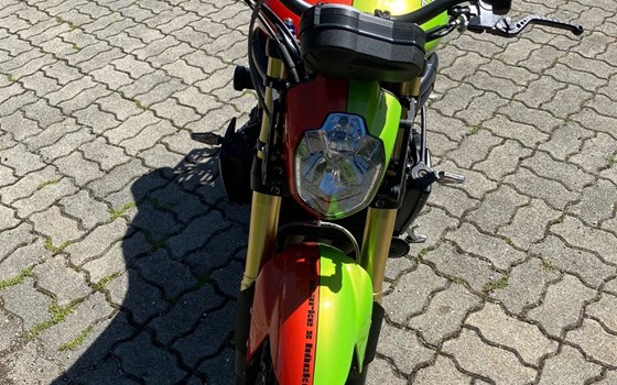 Gebrauchtmotorrad Triumph Speed Triple 1050 - Bild 12 Gebrauchtmotorrad Triumph Speed Triple 1050 - Bild 12