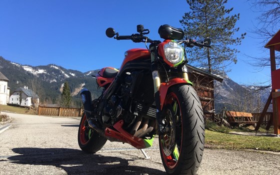 Gebrauchtmotorrad Triumph Speed Triple 1050 - Bild 4 Gebrauchtmotorrad Triumph Speed Triple 1050 - Bild 4