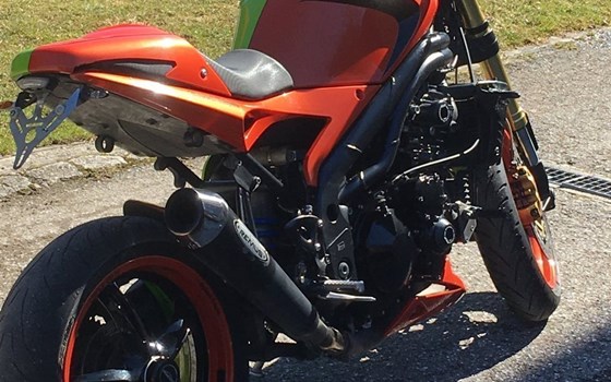 Gebrauchtmotorrad Triumph Speed Triple 1050 - Bild 5 Gebrauchtmotorrad Triumph Speed Triple 1050 - Bild 5