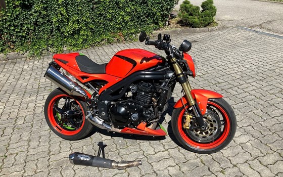 Gebrauchtmotorrad Triumph Speed Triple 1050 - Bild 8 Gebrauchtmotorrad Triumph Speed Triple 1050 - Bild 8