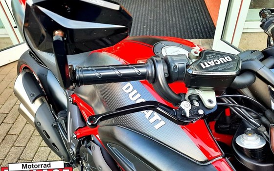 Gebrauchtmotorrad Ducati Diavel Carbon - Bild 10