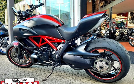 Gebrauchtmotorrad Ducati Diavel Carbon - Bild 3