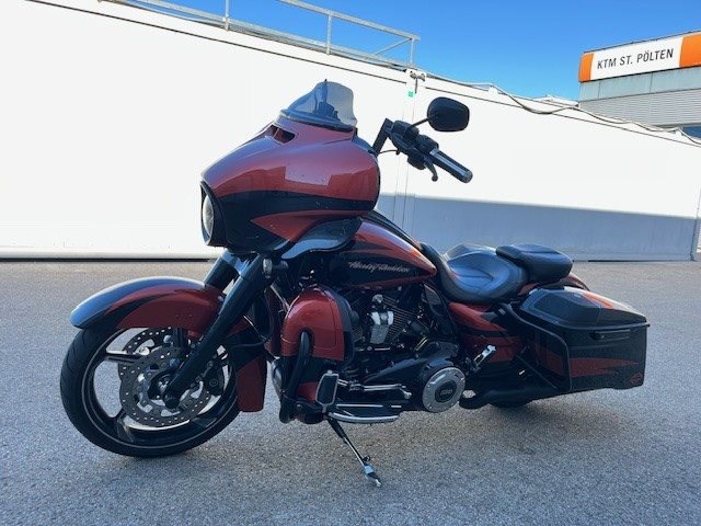 Harley-Davidson CVO Street Glide FLHXSE (Sunburst Orange / Starfire Black                  ) - Bild 11