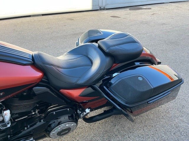 Harley-Davidson CVO Street Glide FLHXSE (Sunburst Orange / Starfire Black                  ) - Bild 12