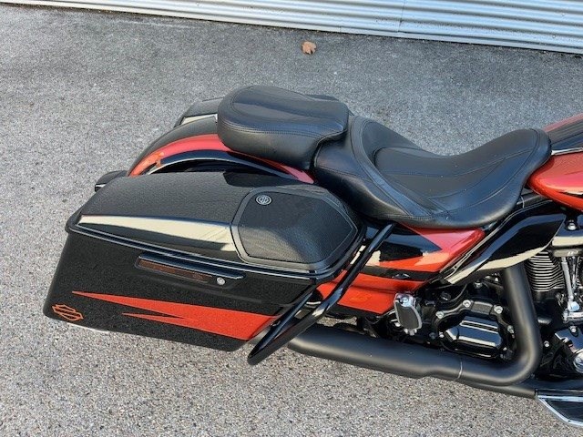 Harley-Davidson CVO Street Glide FLHXSE (Sunburst Orange / Starfire Black                  ) - Bild 6