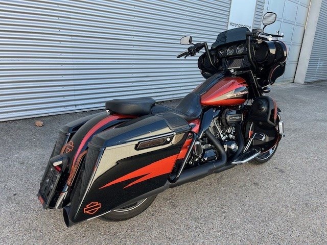 Harley-Davidson CVO Street Glide FLHXSE (Sunburst Orange / Starfire Black                  ) - Bild 7
