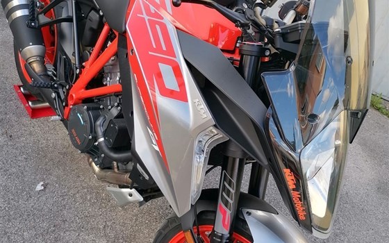 Gebrauchtmotorrad KTM 1290 Super Duke GT - Bild 10 Gebrauchtmotorrad KTM 1290 Super Duke GT - Bild 10