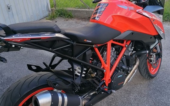 Gebrauchtmotorrad KTM 1290 Super Duke GT - Bild 9 Gebrauchtmotorrad KTM 1290 Super Duke GT - Bild 9