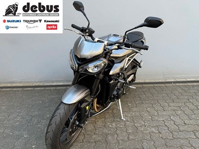 Street Triple R