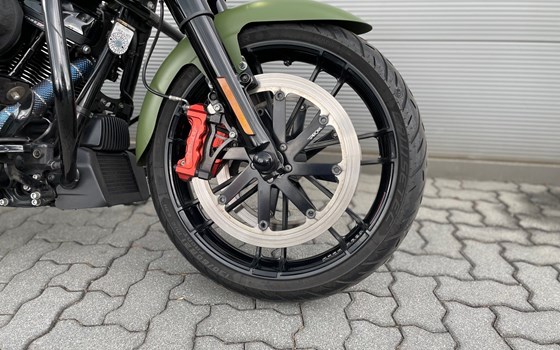 Gebrauchtmotorrad Harley-Davidson Touring Road King Special FLHRXS - Bild 6 Gebrauchtmotorrad Harley-Davidson Touring Road King Special FLHRXS - Bild 6