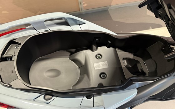 Neufahrzeug Yamaha XMAX 300 Tech MAX+ - Bild 12