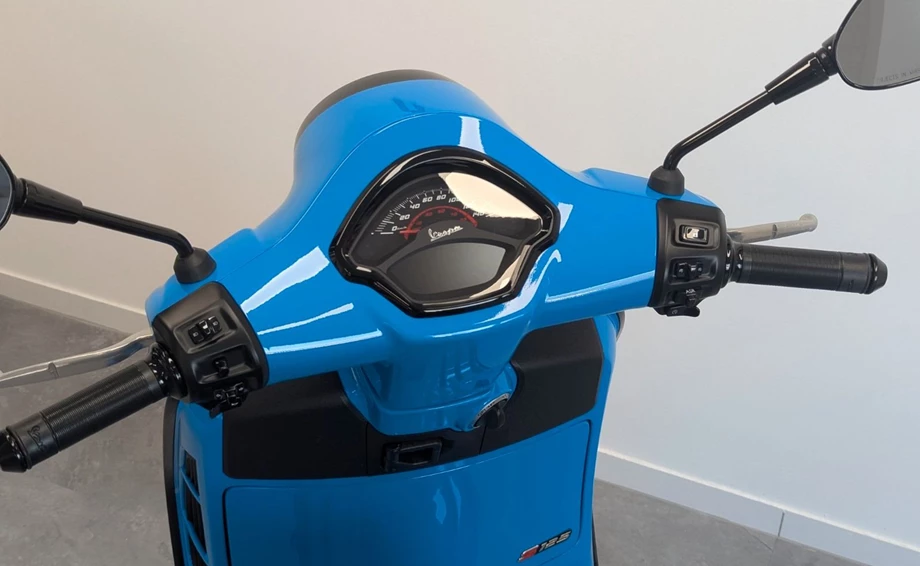 Angebot Vespa GTS 125 Supersport iGET Bild 6: Angebot Vespa GTS 125 Supersport iGET