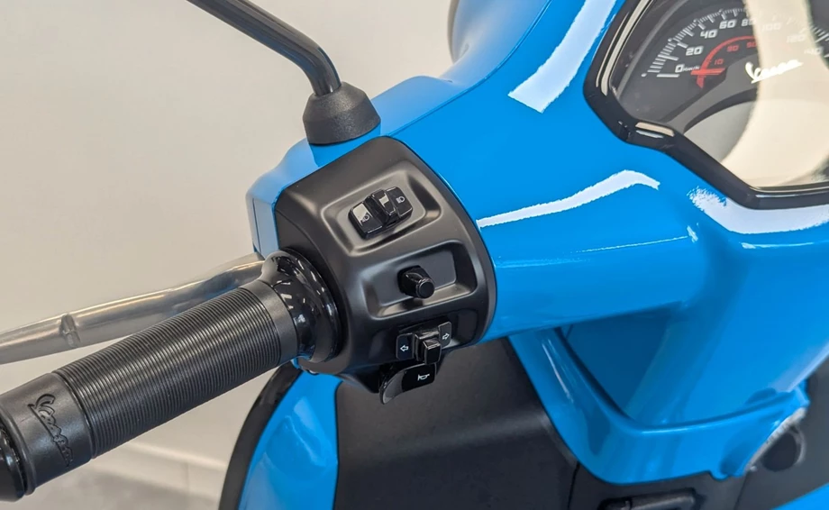 Angebot Vespa GTS 125 Supersport iGET Bild 7: Angebot Vespa GTS 125 Supersport iGET