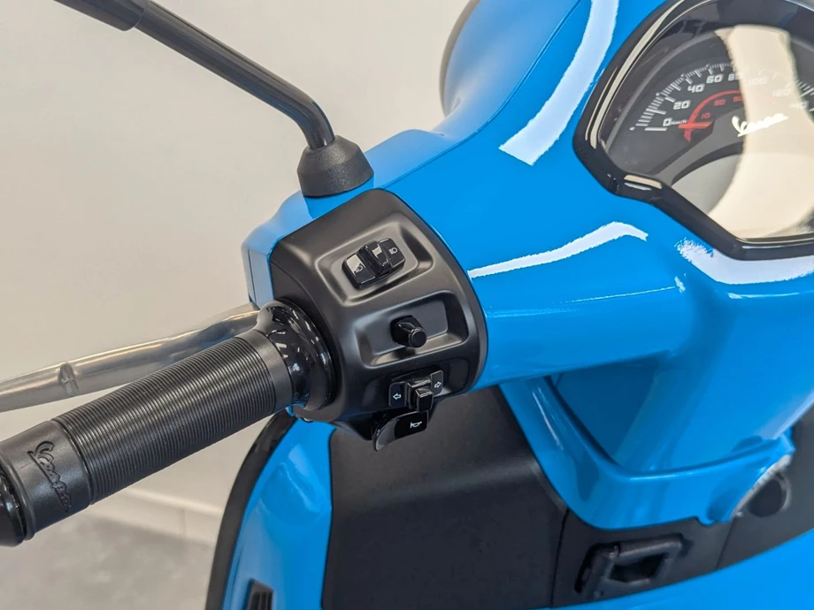 Angebot Vespa GTS 125 Supersport iGET Bild 7: Angebot Vespa GTS 125 Supersport iGET