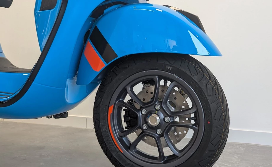 Angebot Vespa GTS 125 Supersport iGET Bild 8: Angebot Vespa GTS 125 Supersport iGET