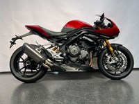 Gebrauchtmotorrad Triumph Speed Triple 1200 RR