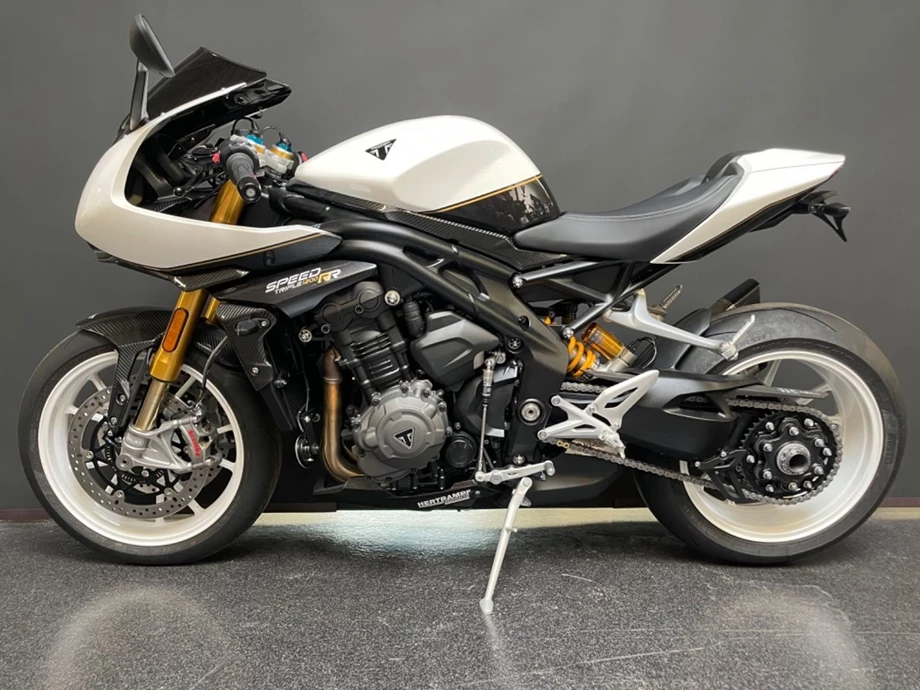 Angebot Triumph Speed Triple 1200 RR Bild 3: Angebot Triumph Speed Triple 1200 RR