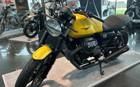 Gebrauchtmotorrad Moto Guzzi V7 Stone - Bild 1 Gebrauchtmotorrad Moto Guzzi V7 Stone - Bild 1