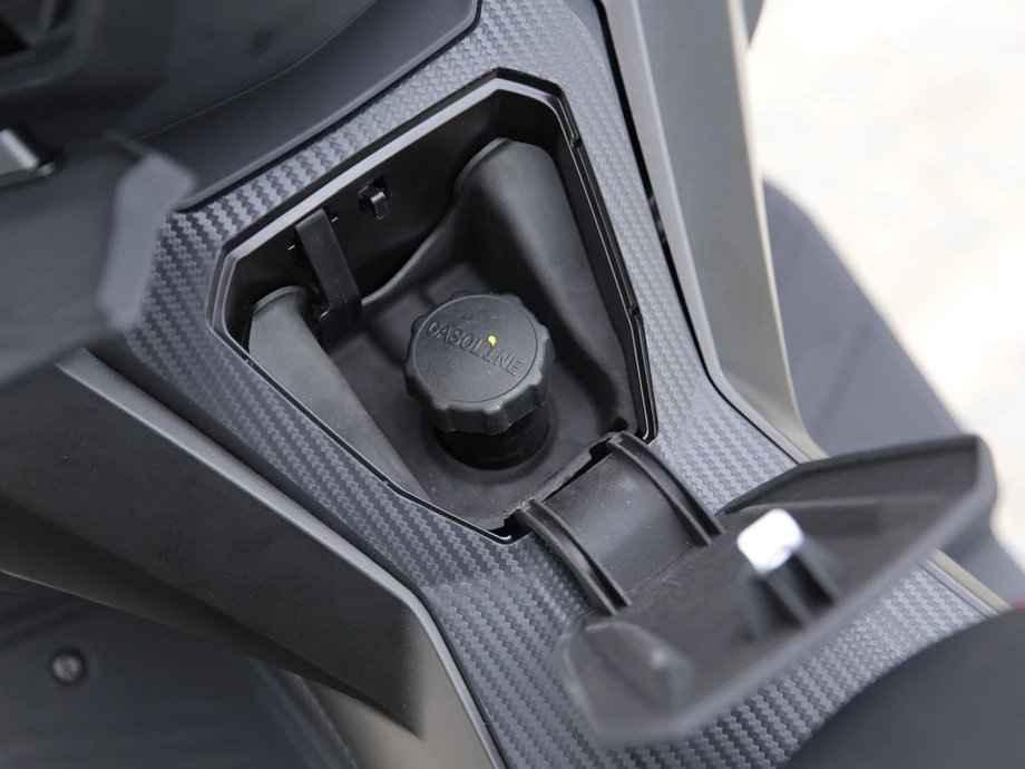 Angebot Aprilia SR GT 125 Bild 30: Angebot Aprilia SR GT 125