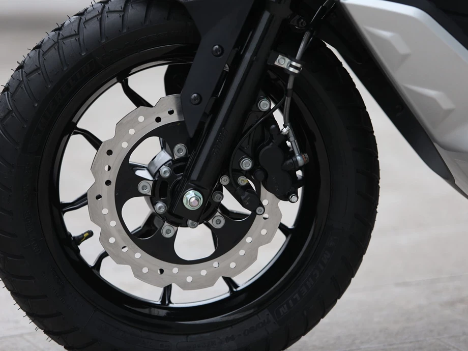 Angebot Aprilia SR GT 125 Bild 6: Angebot Aprilia SR GT 125