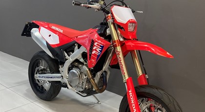 Neumotorrad Red Moto CRF 450RX Supermoto