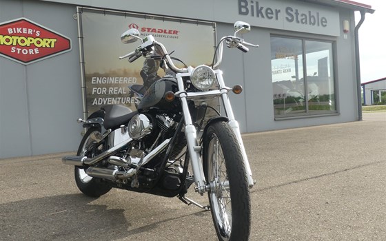 Gebrauchtmotorrad Harley-Davidson Softail Custom FXSTC - Bild 2
