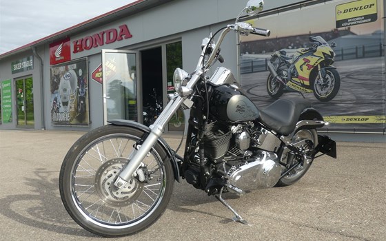 Gebrauchtmotorrad Harley-Davidson Softail Custom FXSTC - Bild 4