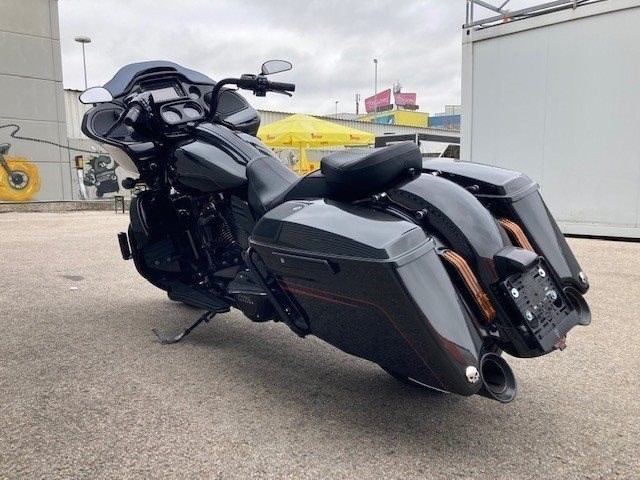 Harley-Davidson CVO Road Glide FLTRXSE (Black Earth/Vivid Black) - Bild 11