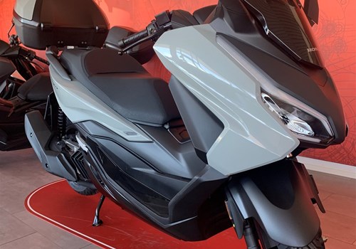 Honda Forza 125
