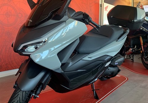 Honda Forza 350