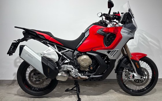 Gebrauchtmotorrad MV Agusta Enduro Veloce - Bild 1 Gebrauchtmotorrad MV Agusta Enduro Veloce - Bild 1