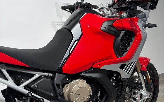 Gebrauchtmotorrad MV Agusta Enduro Veloce - Bild 3 Gebrauchtmotorrad MV Agusta Enduro Veloce - Bild 3