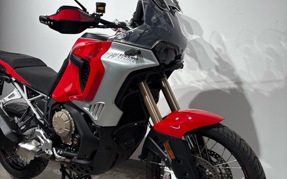 Gebrauchtmotorrad MV Agusta Enduro Veloce - Bild 4 Gebrauchtmotorrad MV Agusta Enduro Veloce - Bild 4
