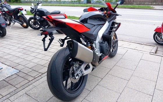 Neufahrzeug Aprilia RSV4 1100 Factory - Bild 12
