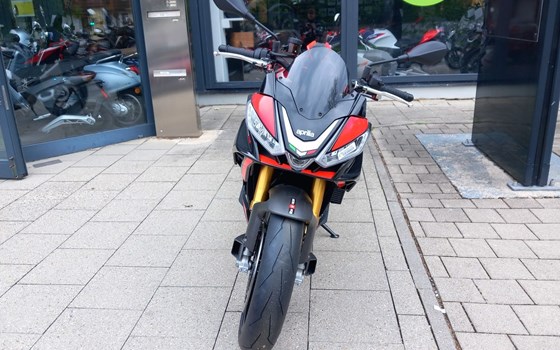 Neufahrzeug Aprilia Tuono V4 1100 Factory SE-09 SBK - Bild 2