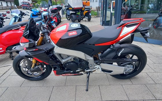 Neufahrzeug Aprilia Tuono V4 1100 Factory SE-09 SBK - Bild 6