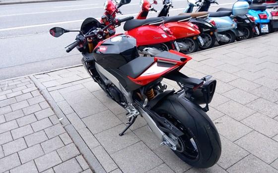 Neufahrzeug Aprilia Tuono V4 1100 Factory SE-09 SBK - Bild 7