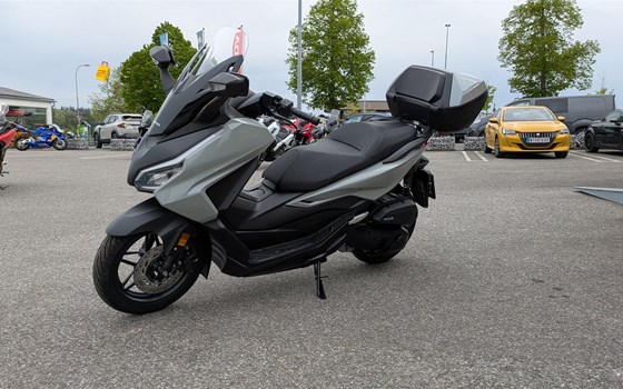 Neufahrzeug Honda Forza 125 - Bild 3 Neufahrzeug Honda Forza 125 - Bild 3