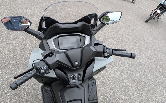Neufahrzeug Honda Forza 125 - Bild 5 Neufahrzeug Honda Forza 125 - Bild 5