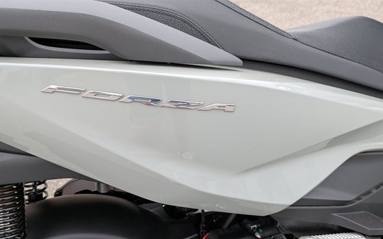 Neufahrzeug Honda Forza 125 - Bild 6 Neufahrzeug Honda Forza 125 - Bild 6