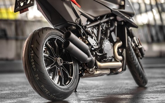 Gebrauchtmotorrad Brabus 1300 R - Bild 6 Gebrauchtmotorrad Brabus 1300 R - Bild 6