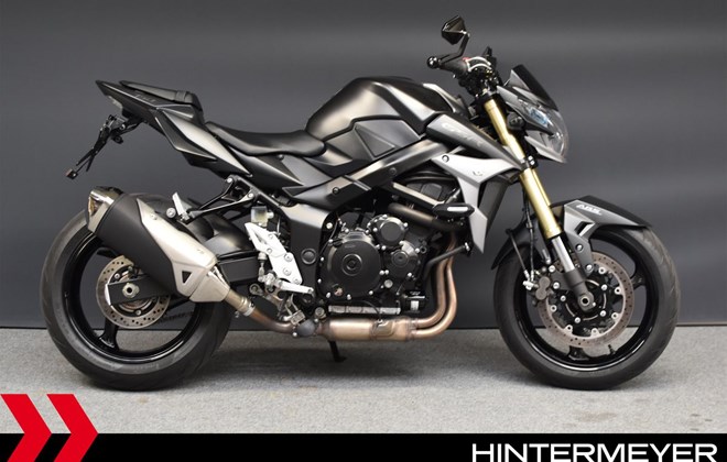 Suzuki GSR 750
