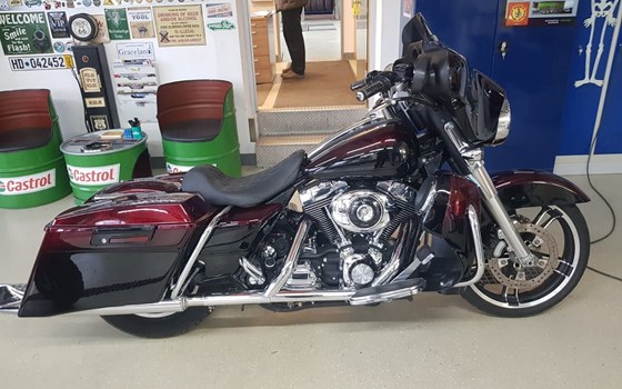 Gebrauchtmotorrad Harley-Davidson Street Glide FLHX - Bild 6 Gebrauchtmotorrad Harley-Davidson Street Glide FLHX - Bild 6