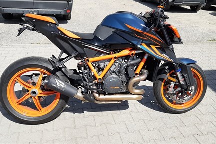 KTM 1290 Super Duke R EVO