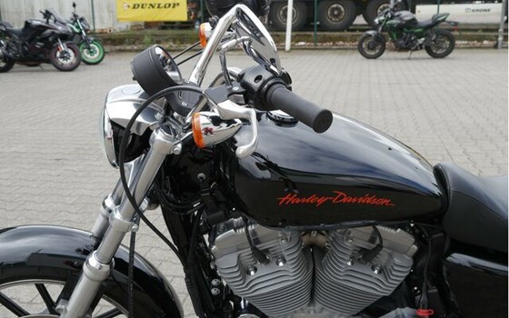 Gebrauchtmotorrad Harley-Davidson Sportster XL 883 L SuperLow - Bild 14