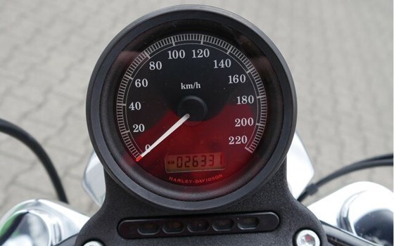 Gebrauchtmotorrad Harley-Davidson Sportster XL 883 L SuperLow - Bild 17