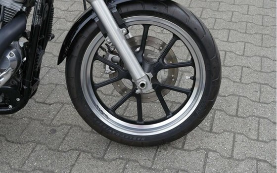 Gebrauchtmotorrad Harley-Davidson Sportster XL 883 L SuperLow - Bild 4